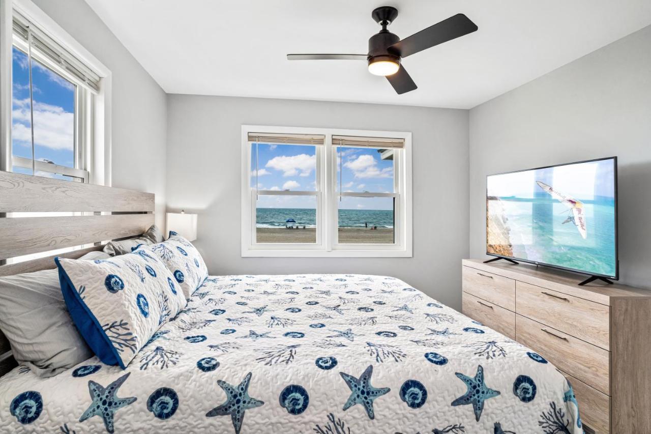 Ocean Daze - Sleeps 22, Direct Oceanfront, Renovated May 2022 Villa Holden Beach Exterior foto