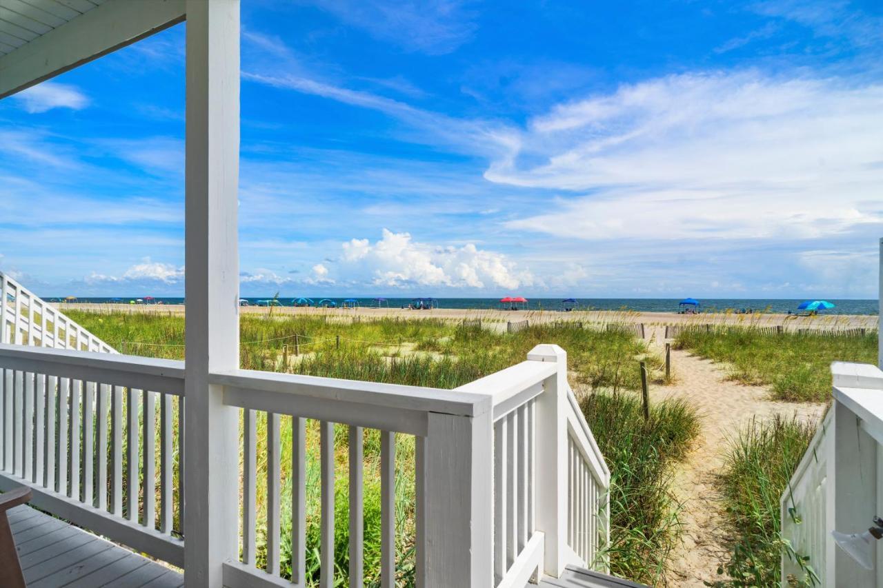 Ocean Daze - Sleeps 22, Direct Oceanfront, Renovated May 2022 Villa Holden Beach Exterior foto