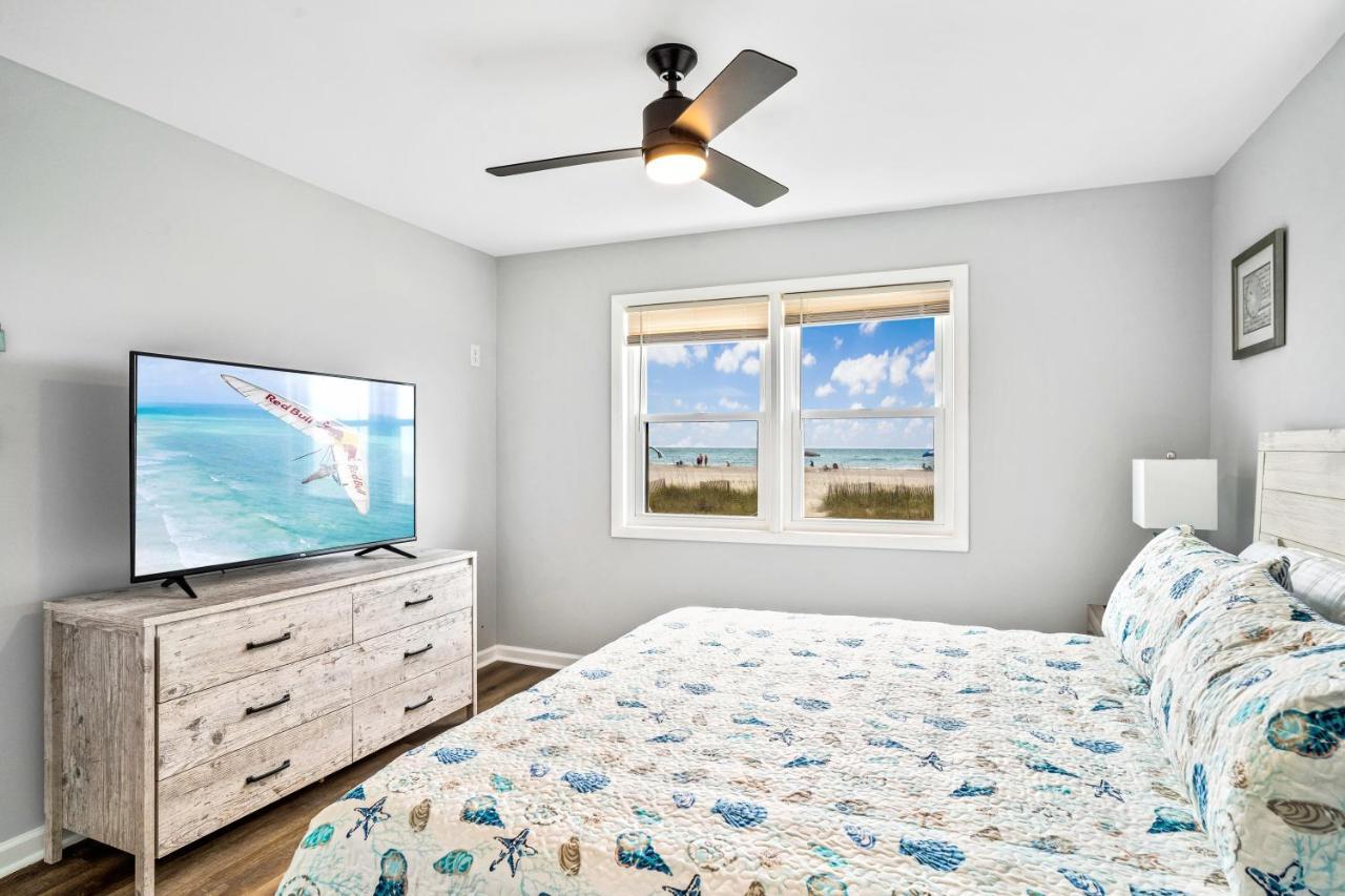 Ocean Daze - Sleeps 22, Direct Oceanfront, Renovated May 2022 Villa Holden Beach Exterior foto